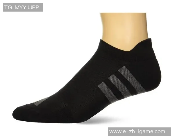 多彩生活中的自信表达gay足球袜带你领略时尚与运动的完美结合